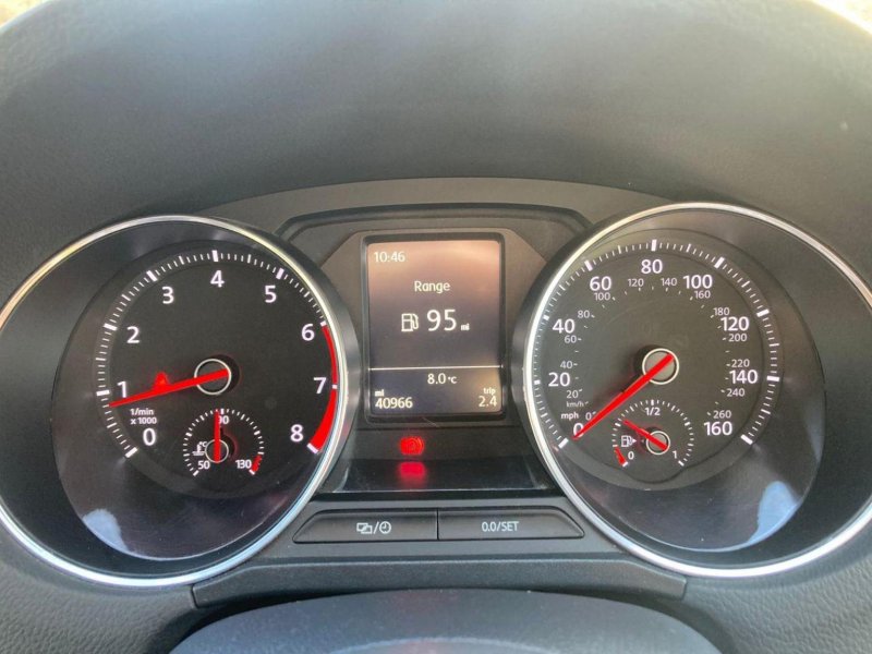 VOLKSWAGEN POLO