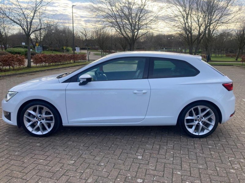 SEAT LEON