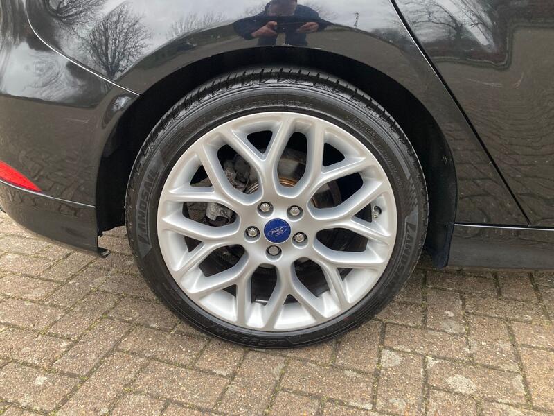 FORD FOCUS