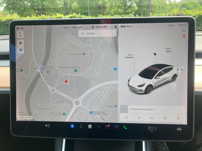 TESLA MODEL 3