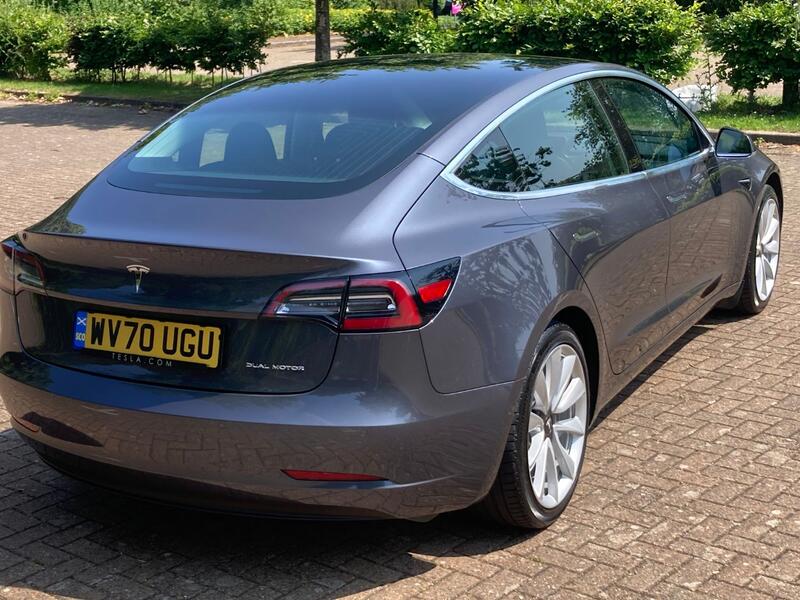 TESLA MODEL 3