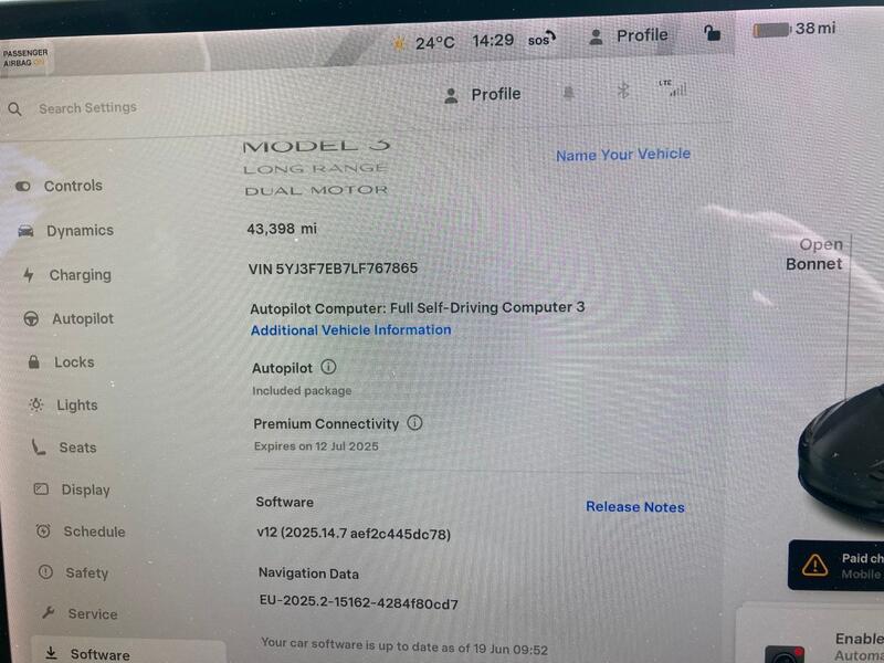 TESLA MODEL 3
