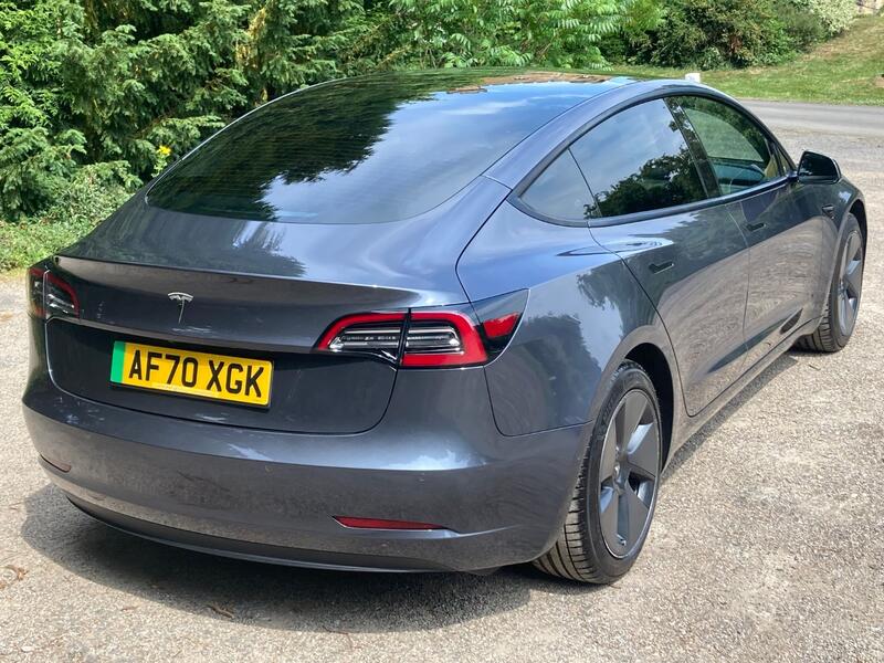 TESLA MODEL 3