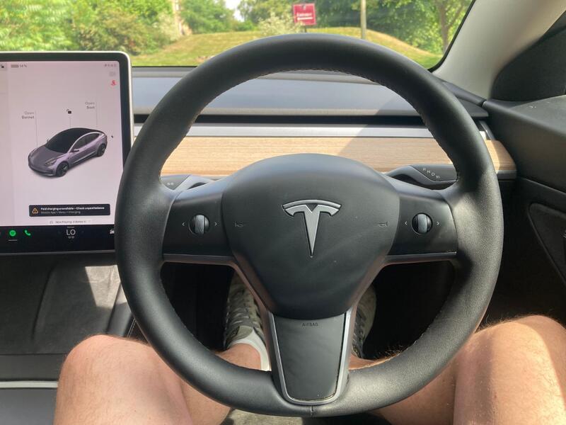 TESLA MODEL 3