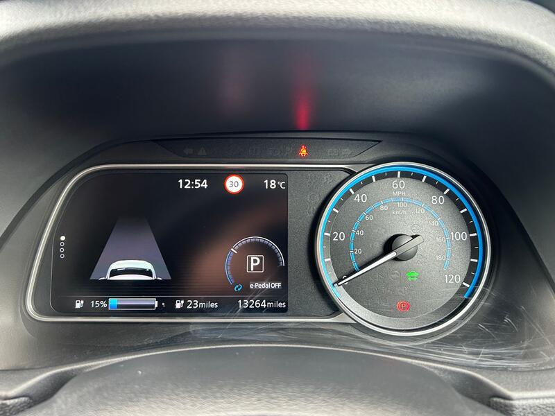 NISSAN LEAF