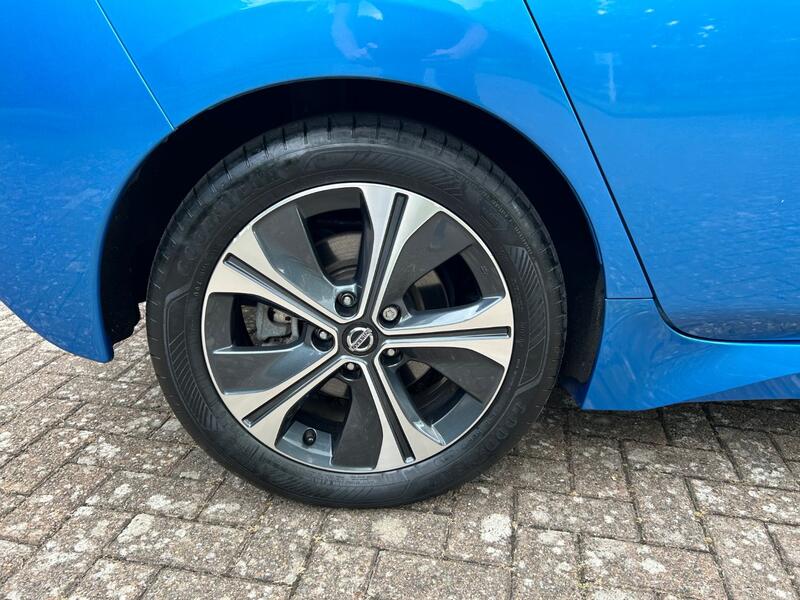 NISSAN LEAF