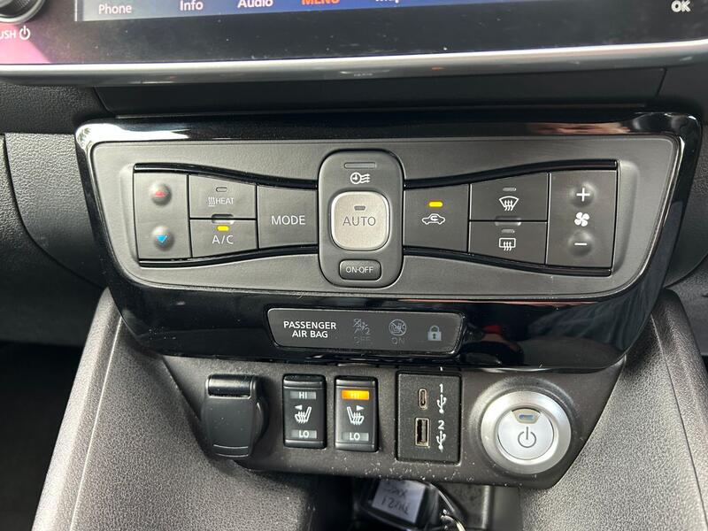NISSAN LEAF