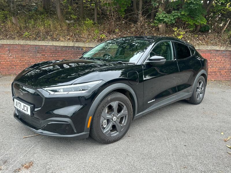 FORD MUSTANG