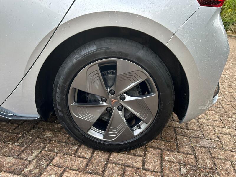 CUPRA BORN