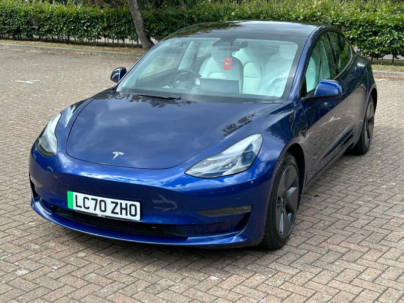 TESLA MODEL 3
