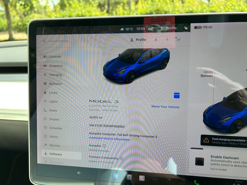 TESLA MODEL 3