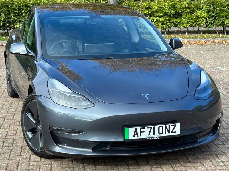 TESLA MODEL 3