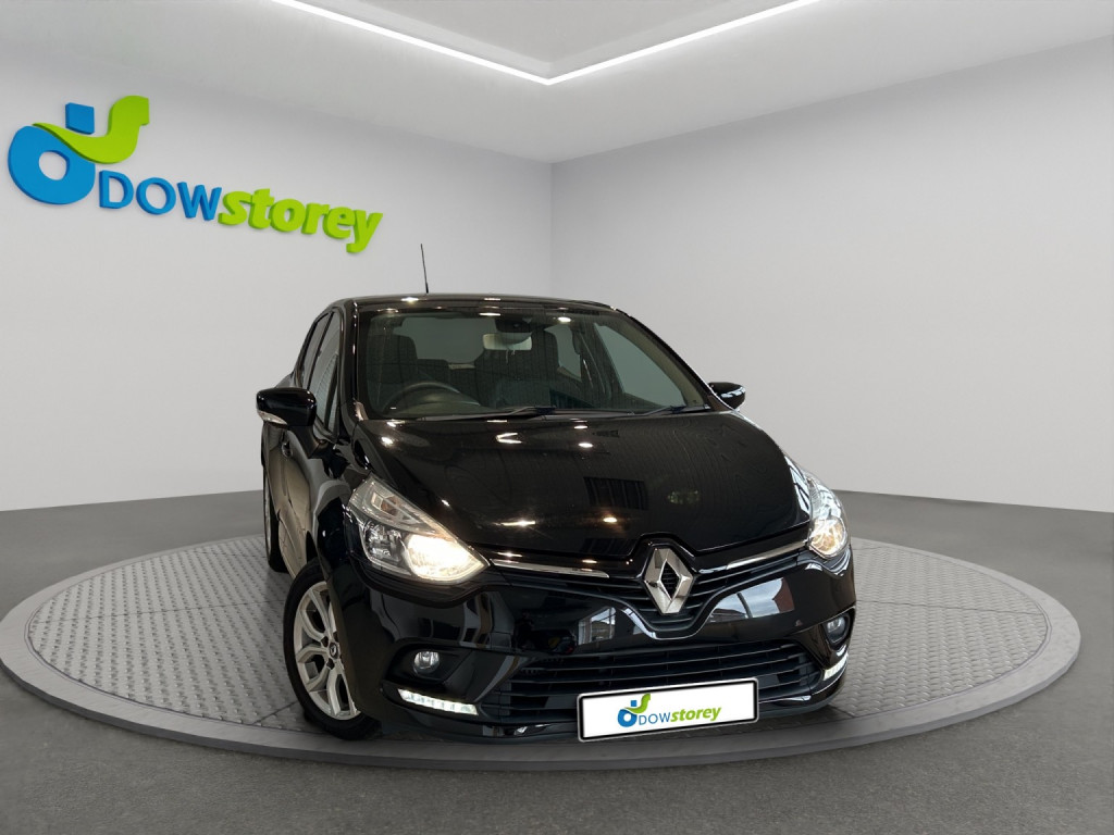Renault Clio listing photo